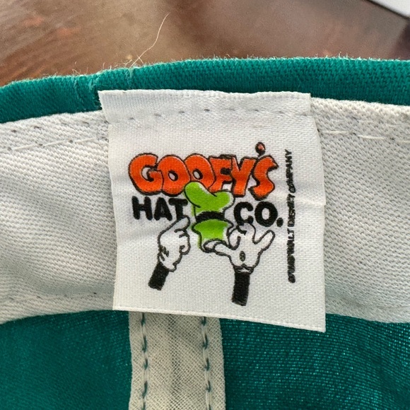 VINTAGE Piglet, Eeyore, Pooh, Tigger Disneyland Youth Hat - Picture 6 of 7